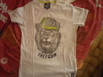 TEE SHIRT