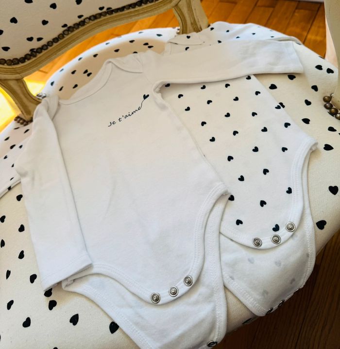 Lot de 2 bodies Bébé