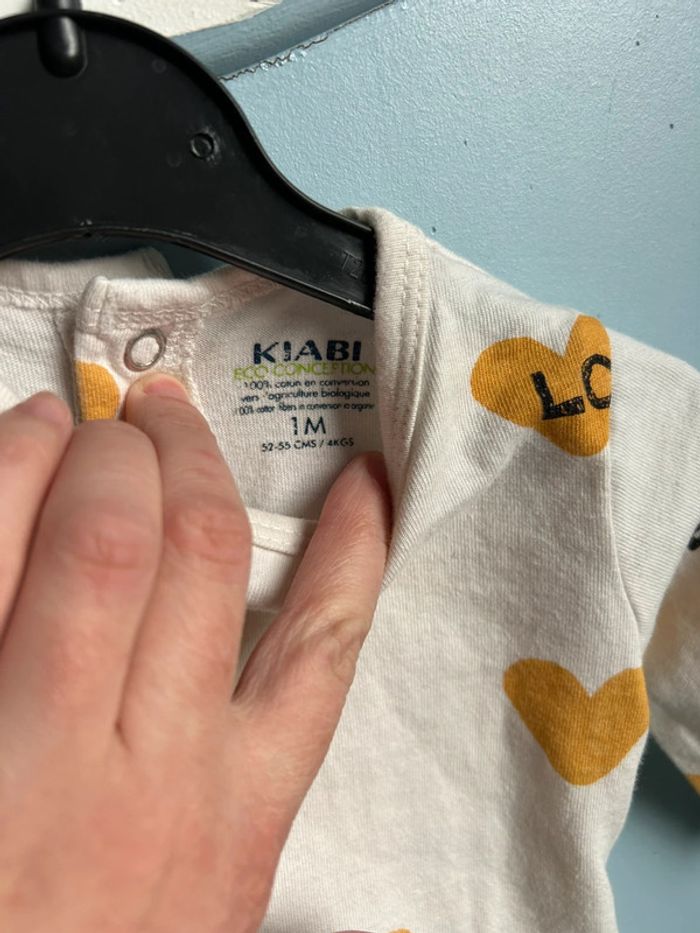 Pyjama , crème avec cœurs , kiabi ,  1 mois - photo numéro 5