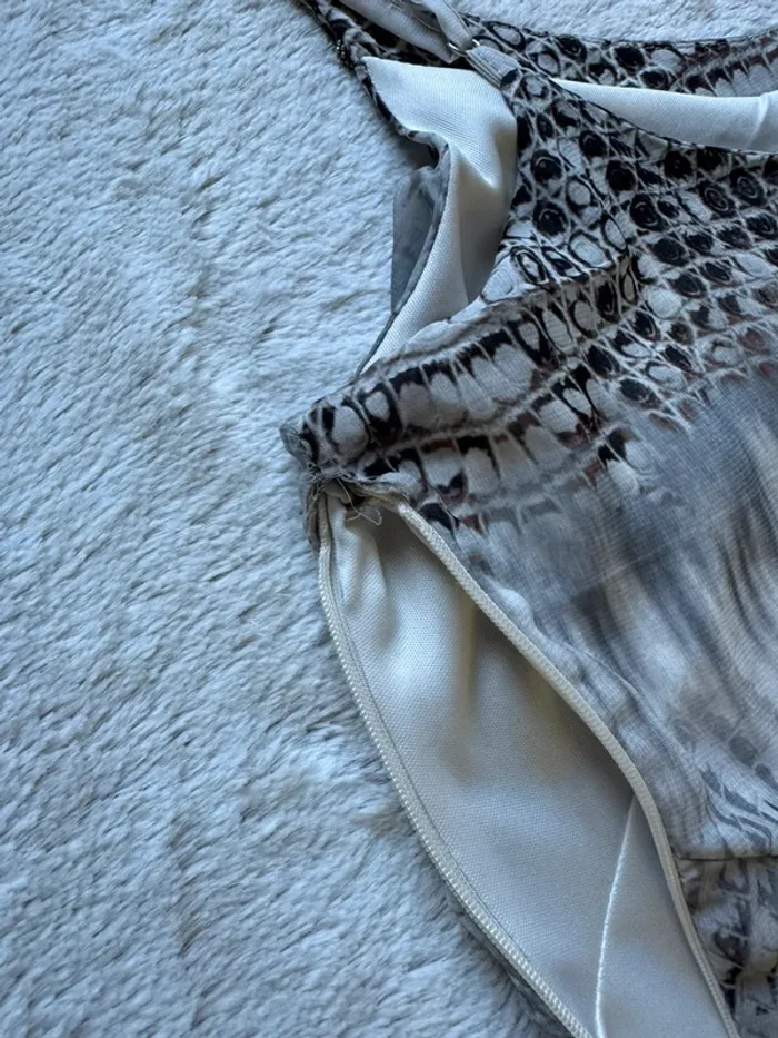 Robe longue occasion cocktail effet crocodile - photo numéro 8