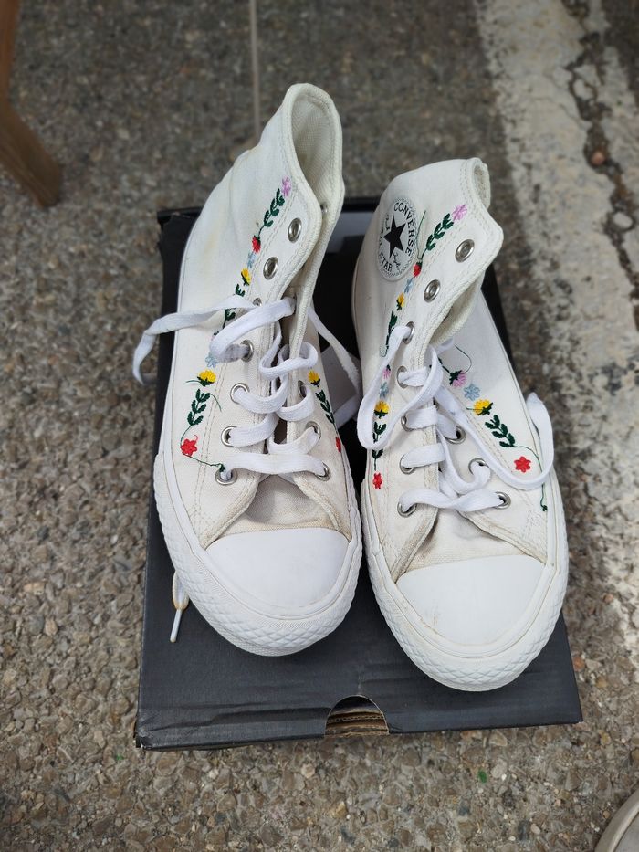Chaussures Converse montante taille 35 - photo numéro 1