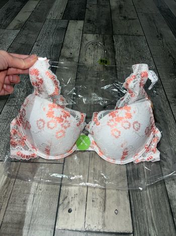 Jolie soutien gorge neuf