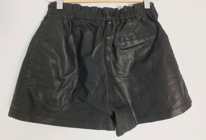 Short imitation cuir Zara - photo numéro 3