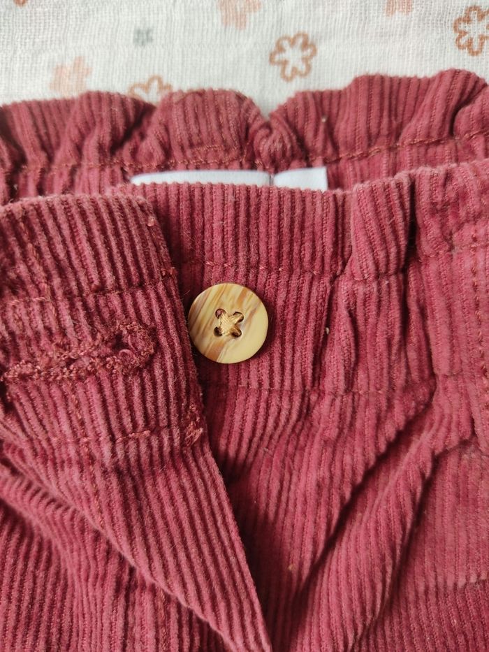 Short en velours côtelé bordeaux Gémo - Taille 3 ans - Très bon état - photo numéro 4