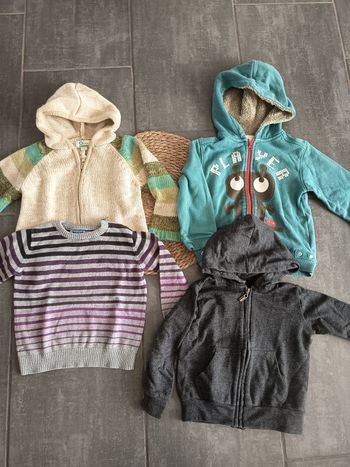 4 gilets/pull 3 ans