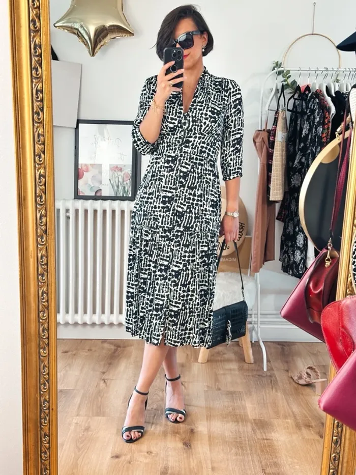 Robe Ba&sh noire et blanche taille 36 - photo numéro 2