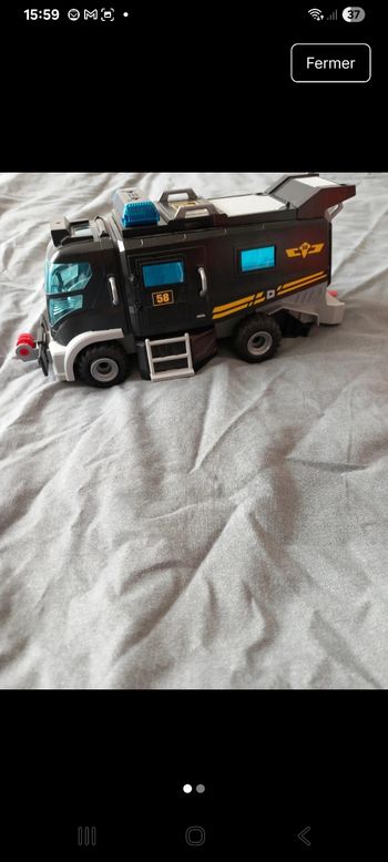 Camion fourgon blindé 