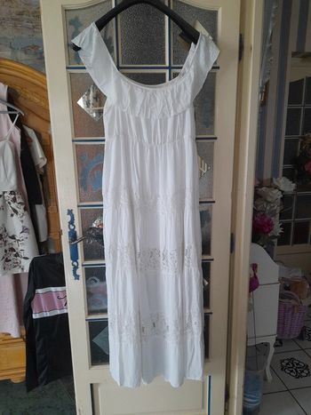 Sublime robe longue dentelle