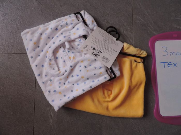 lot de 2 pyjamas TEX taille 3 mois - photo numéro 2
