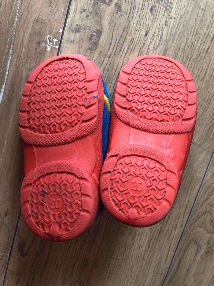 Chaussons Oui-oui pointure 20 - photo numéro 2