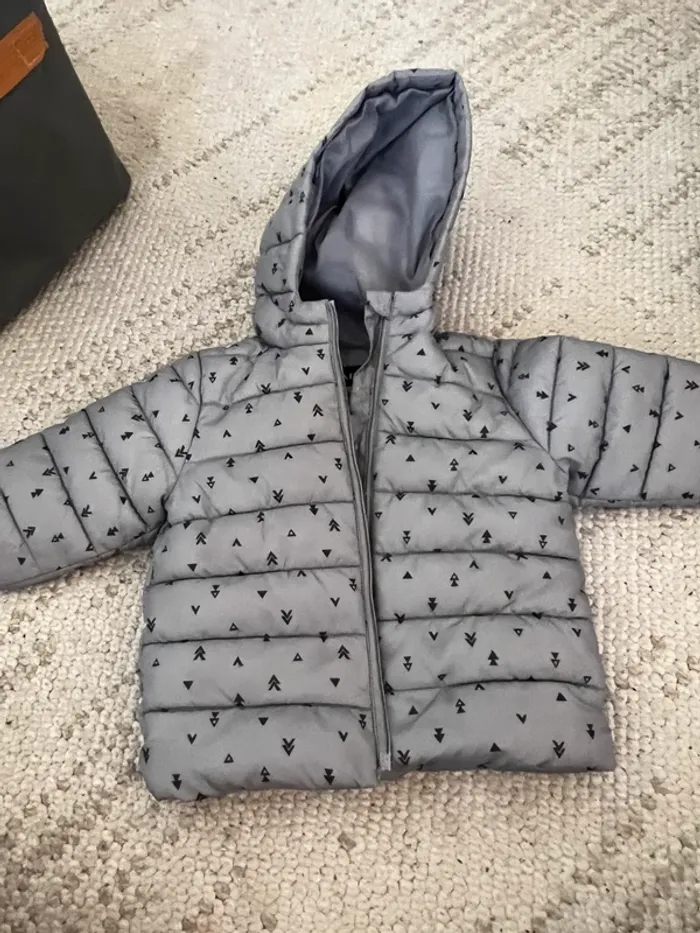 Veste à capuche 9 mois