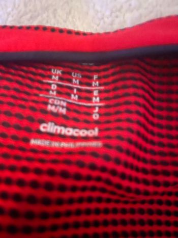 Magnifique tee shirt Adidas rouge taille M/L climacool’
