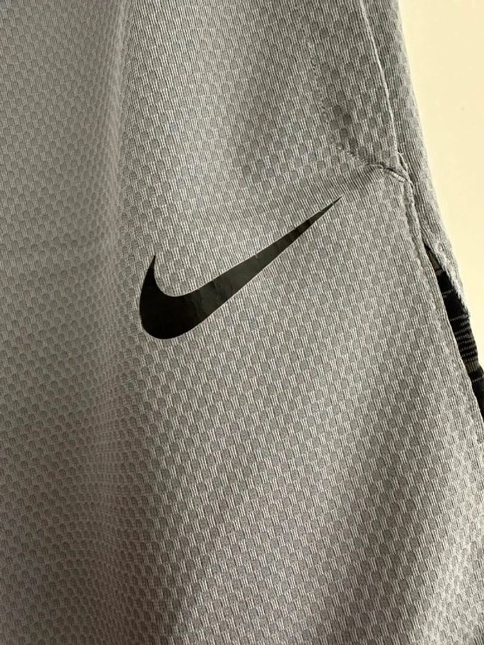 Short Nike basketball taille XL - photo numéro 4