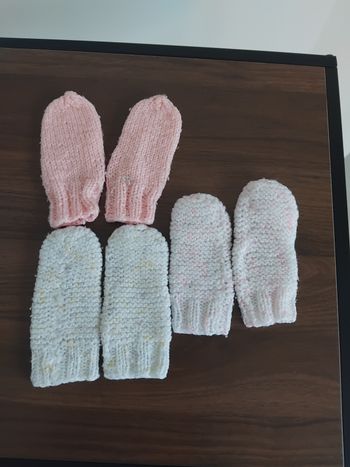 Chaussettes ou moufles pour les mains de bébé 0/3 mois