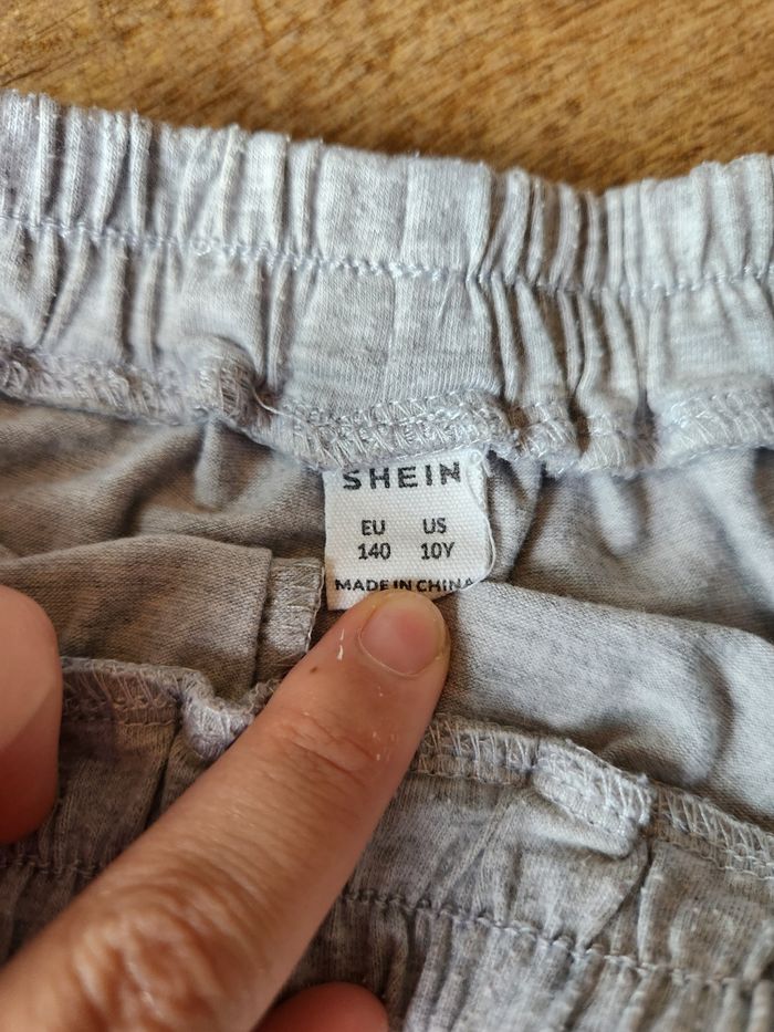 Vêtement - short - photo numéro 3