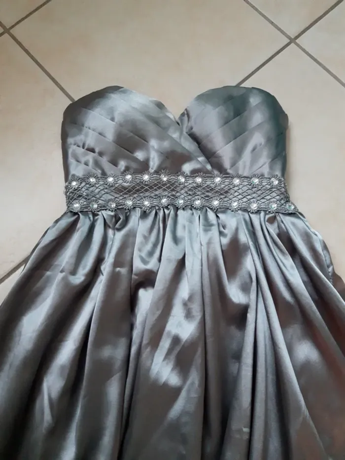 Robe de soirée bustier gris argenté - photo numéro 2