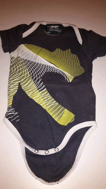 Body manches courtes 3 mois