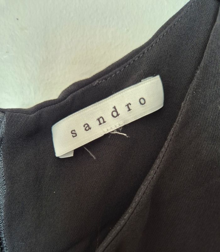 Robe Sandro taille 36 S noir, haut drapé manche chauve souris - photo numéro 4