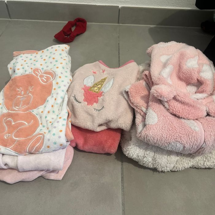 Lot vêtements fille 12 mois - photo numéro 6