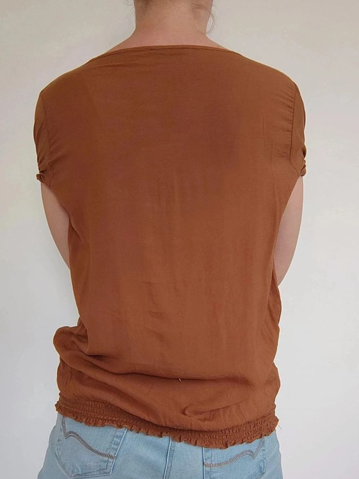 Tee-shirt marron Mim, taille 36, resserré à la taille, en très bon état 💖 - photo numéro 9