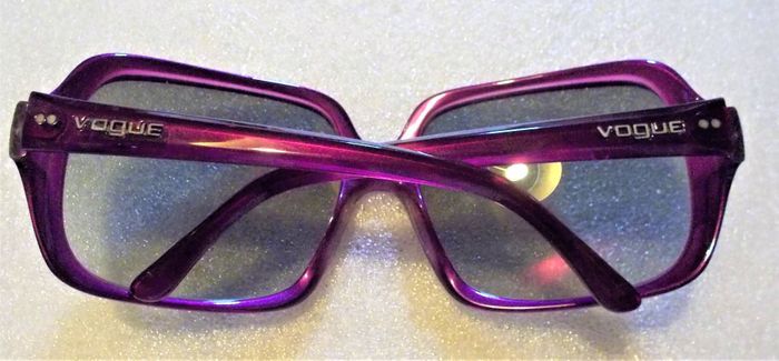 Lunettes de Soleil "Vogue" - photo numéro 4