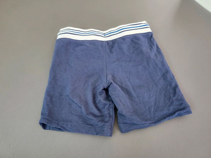 Lot de deux bermudas shorts  en molleton garçon okaidi 3 ans - photo numéro 7