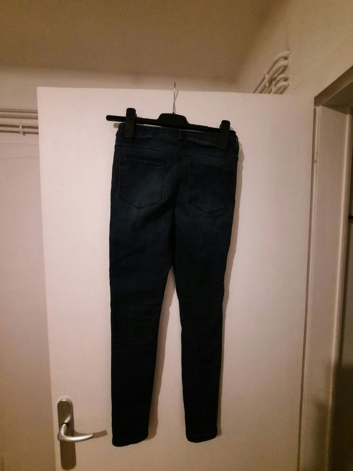 Vends jeans femme - photo numéro 2