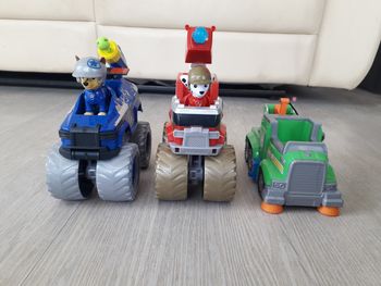 Véhicules et figurines pat patrouille 