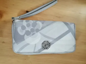 Portefeuille gris clair