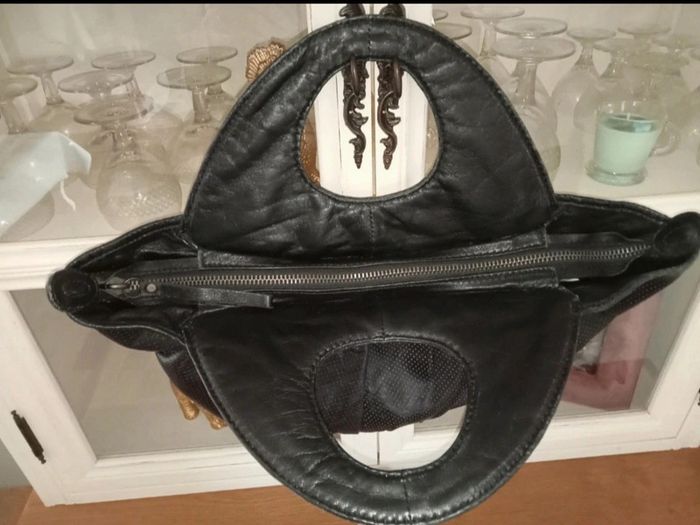 Sac à main by Diesel original en cuir véritable noir en excellent etat - photo numéro 5