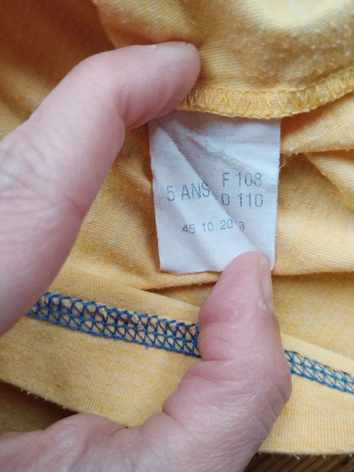 đ§Ą Tee-shirt LĂ©ger Orange & Bleu â Taille 5 Ans â Bon Ătat - photo numĂ©ro 4