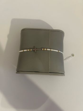Bracelet croix chrétienne avec perle