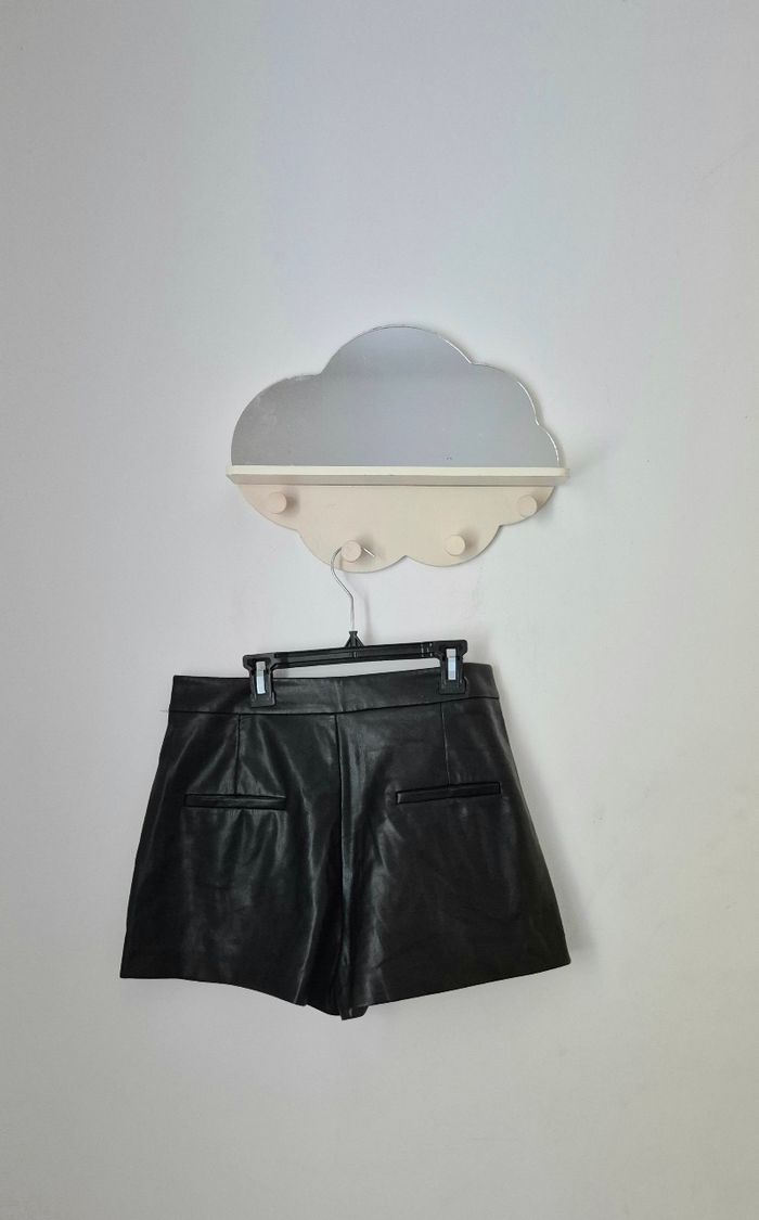 Short en simili cuir * Stradivarius * - photo numéro 3