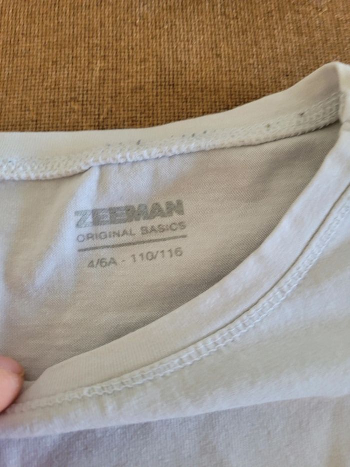 Lot de 4 t-shirts manches longues et 1 manche courte taille 5ans - photo numéro 7