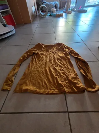 Tee shirt manche longue Taille M bon état
