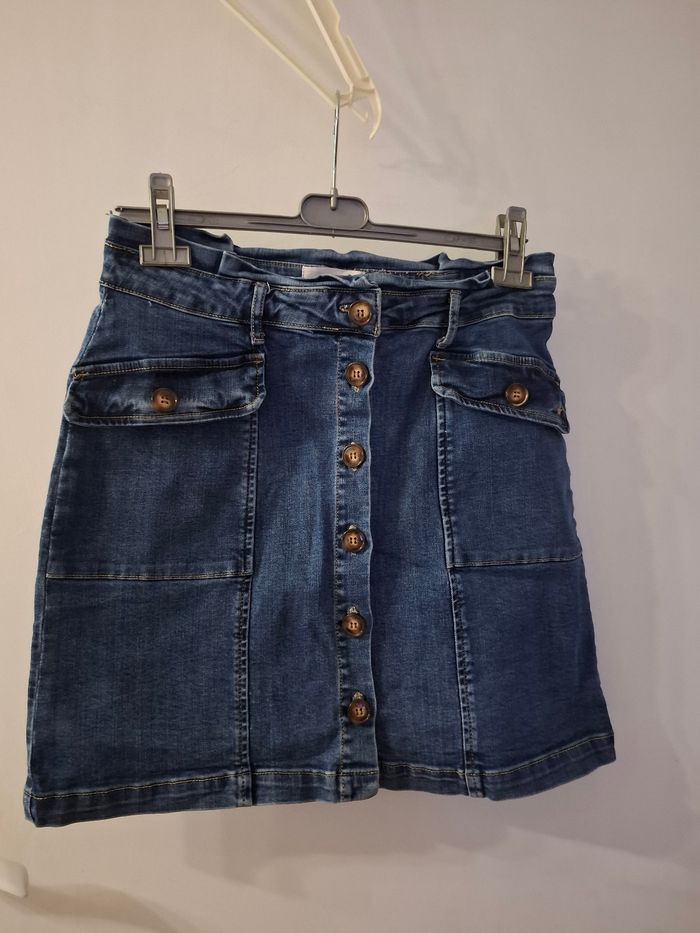 Jupe en jean la petite étoile paris taille 38 sur l'étiquette taille 40 mesure dans l'annonce - photo numéro 2