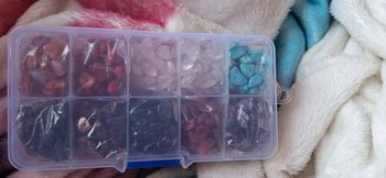 Perles de pierres véritables neuves