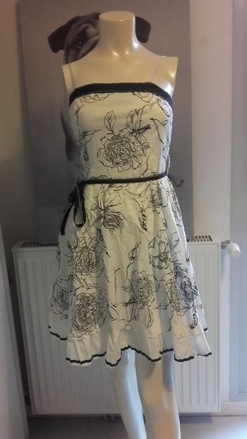 Robe Vintage jamais portée noire et blanche