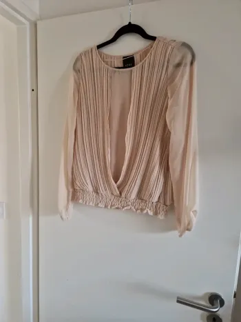 Blouse beige plissée