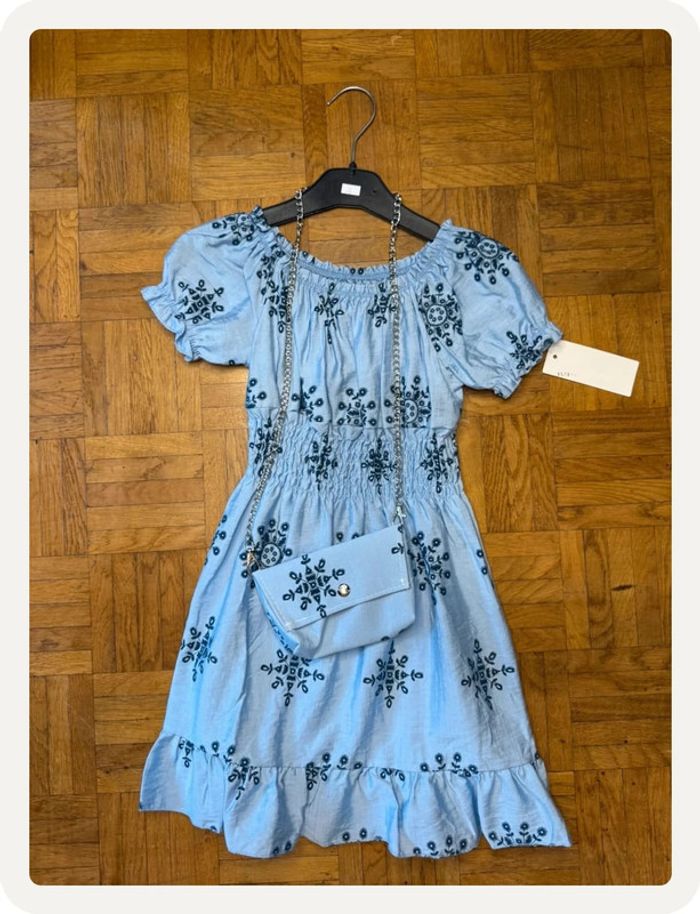 Robe bleue à détails bleus - photo numéro 3
