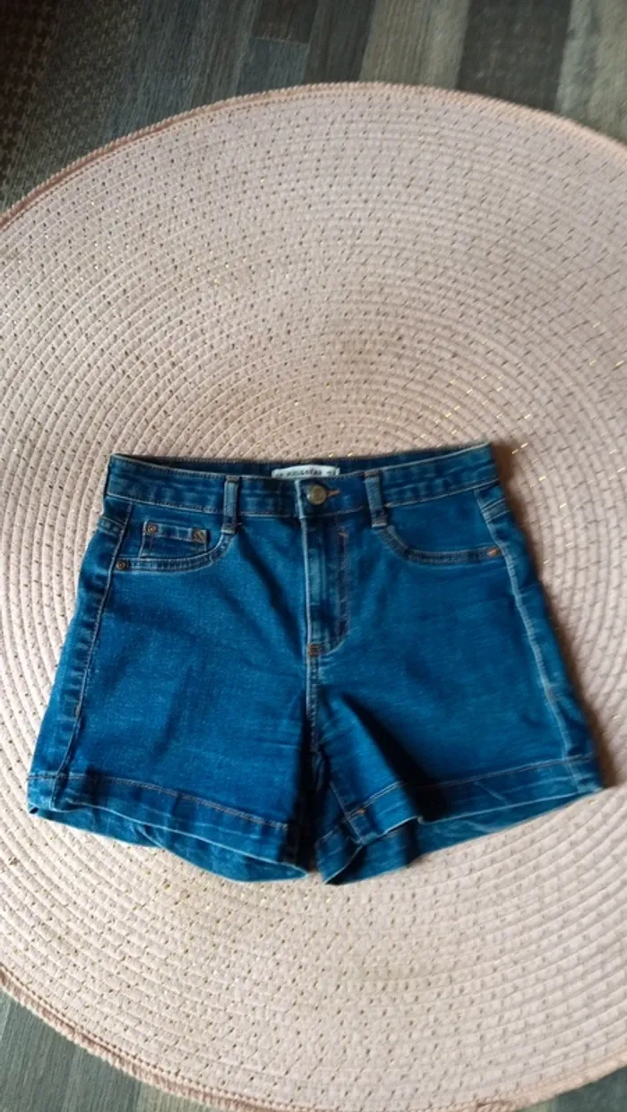 Short fille Pull &Bear taille 32 - photo numéro 2