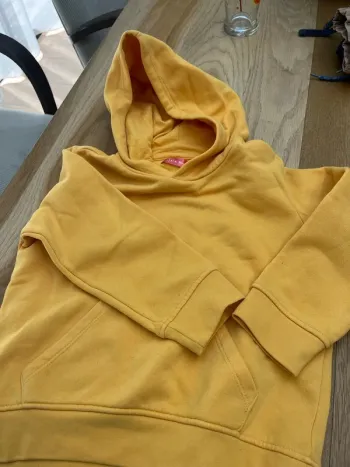 Sweat-shirt jaune Tissaia basics taille 5 ans