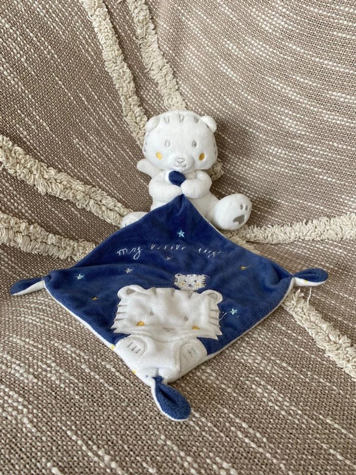 Peluche doudou mouchoir 14cm Simba toys tigre blanc et bleu parfait état