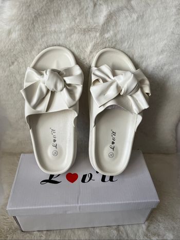 Sandales, claquettes blanches pointure 37