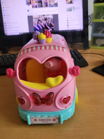 MARCHAND DE GLACE PEPPA PIG