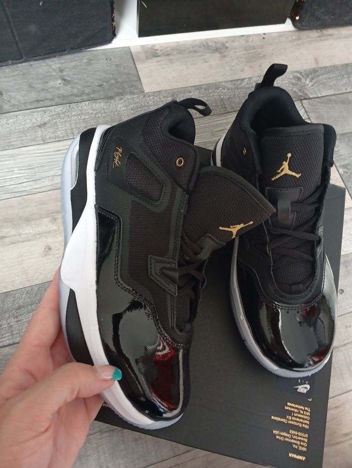 Basket air Jordan taille 38.5 - photo numéro 2