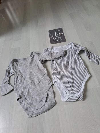 Lot de 2 bodies 6 mois