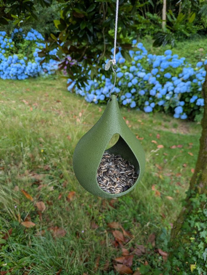 Mangeoire à oiseaux de la nature en forme de goutte d'eau effet strié - photo numéro 7