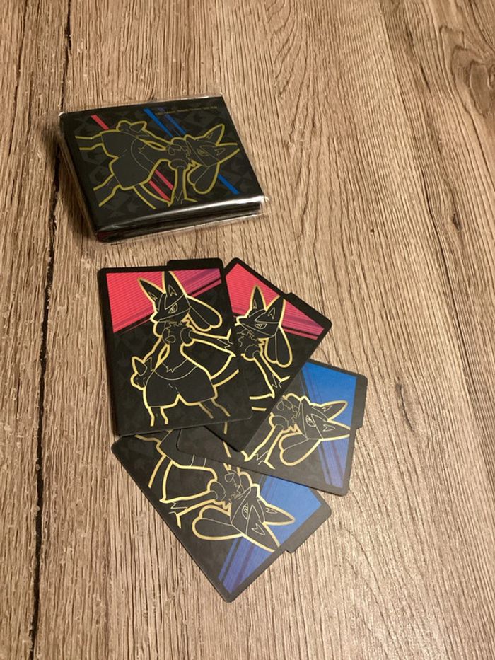paquets de 65 sleeve Pokémon zénith suprême neuf pour vos carte Pokémon avec 4 cale
