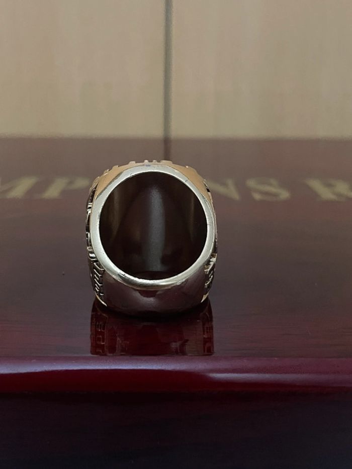 Bague NBA Lakers - photo numéro 4